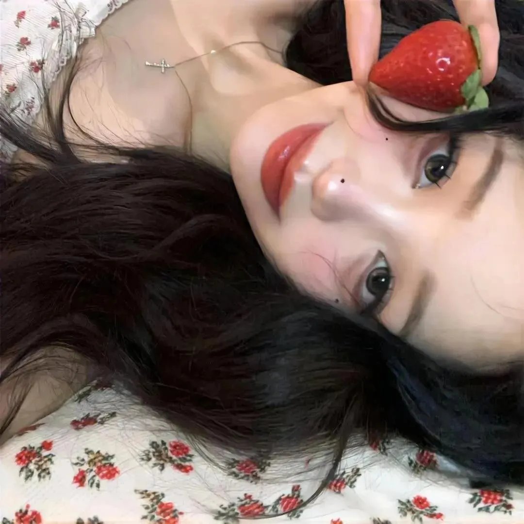 篮中弃婴封面
